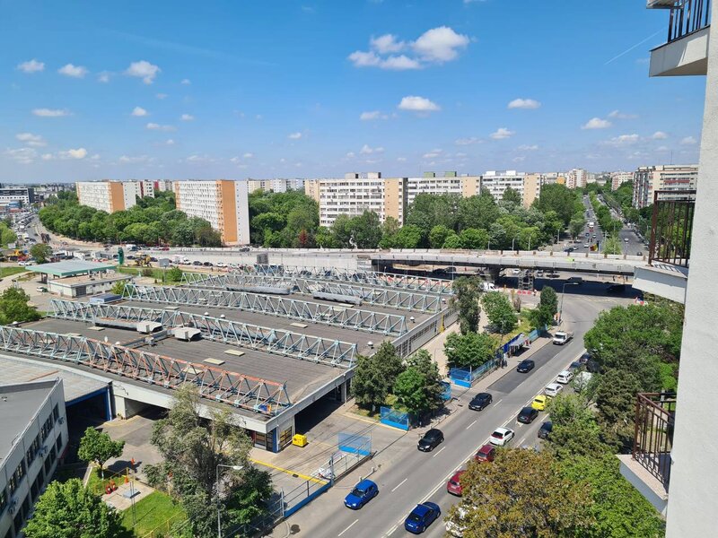 Berceni, Metalurgiei vav de Carrefour cu Panorama